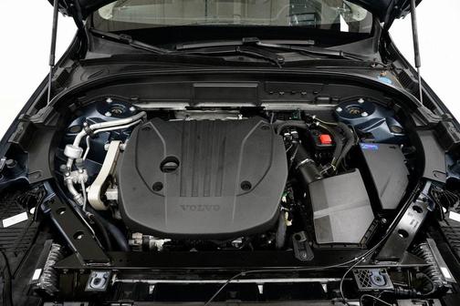 2022 Volvo XC60 B5 Inscription