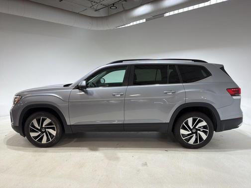 Silver Mist Metallic 2024 Volkswagen Atlas 2.0T SE w/Technology