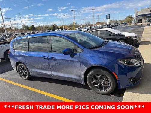 2018 Chrysler Pacifica Touring Plus