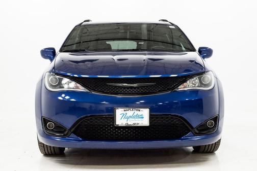 Ocean Blue Metallic 2018 Chrysler Pacifica Touring-L