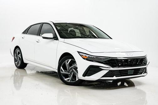 2025 Hyundai ELANTRA SEL