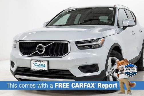 Glacier Silver Metallic 2020 Volvo XC40 T4 Momentum
