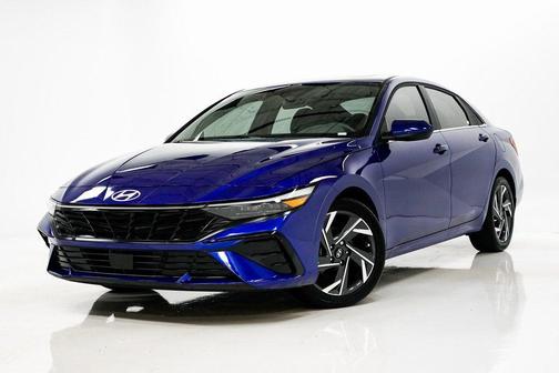 2025 Hyundai ELANTRA SEL