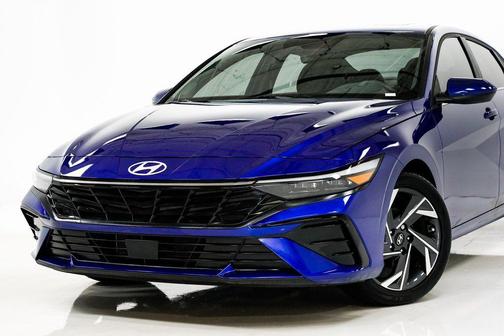 2025 Hyundai ELANTRA SEL