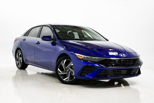 2025 Hyundai ELANTRA SEL