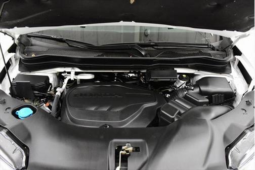2022 Honda Pilot Touring 8-Passenger
