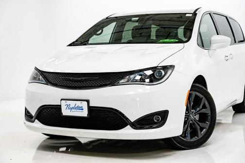 2020 Chrysler Pacifica Touring