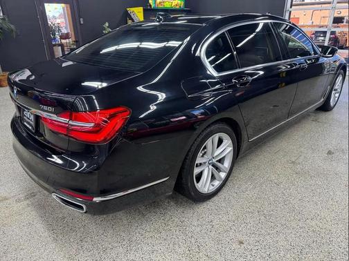 2016 BMW 750 i xDrive