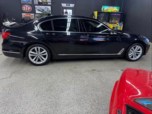 2016 BMW 750 i xDrive