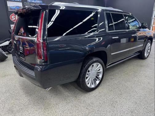 2019 Cadillac Escalade ESV Platinum