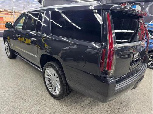 2019 Cadillac Escalade ESV Platinum