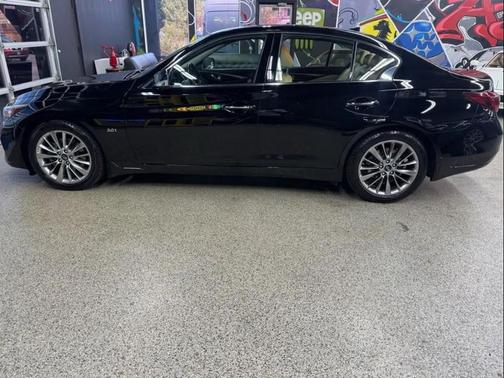 Black 2018 INFINITI Q50 3.0t LUXE