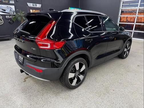 2019 Volvo XC40 T5 Momentum