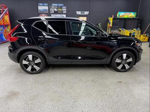 2019 Volvo XC40 T5 Momentum