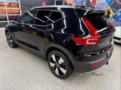 2019 Volvo XC40 T5 Momentum