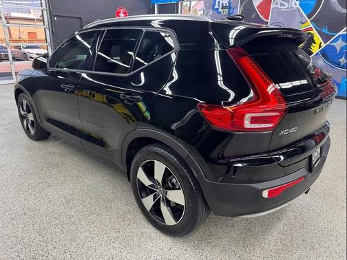 2019 Volvo XC40 T5 Momentum