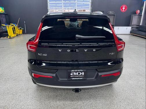 2019 Volvo XC40 T5 Momentum