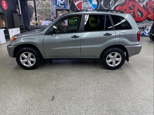 2004 Toyota RAV4 Base