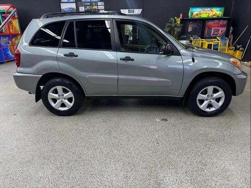 2004 Toyota RAV4 Base