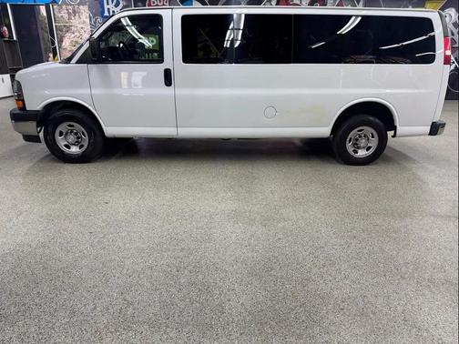 2017 Chevrolet Express 3500 LT
