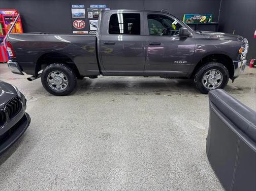 2022 RAM 2500 Tradesman Crew Cab 4x4 6'4' Box