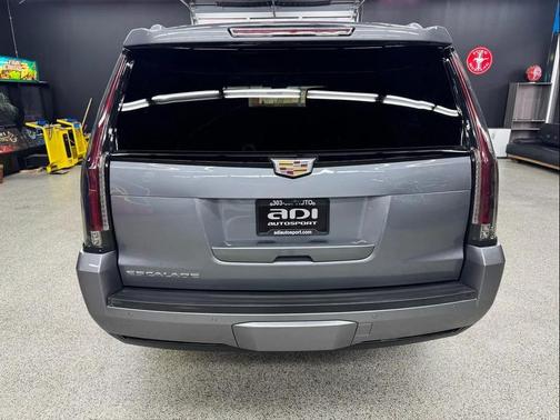2019 Cadillac Escalade ESV Platinum