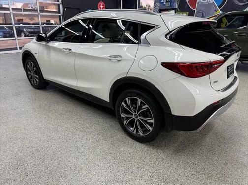 2018 INFINITI QX30 Premium