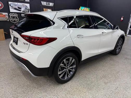 2018 INFINITI QX30 Premium