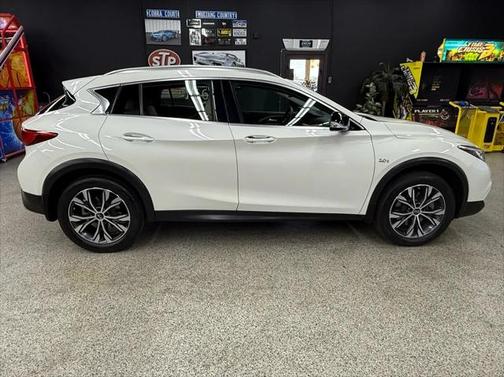 2018 INFINITI QX30 Premium