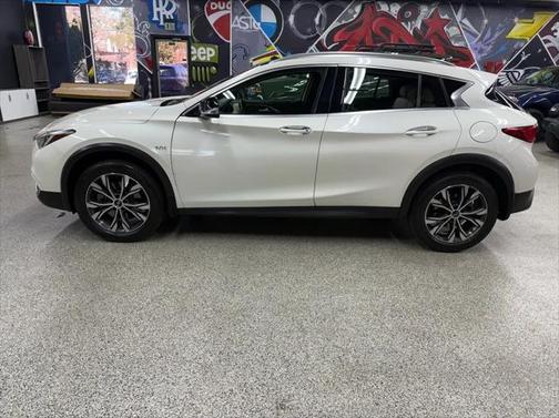2018 INFINITI QX30 Premium