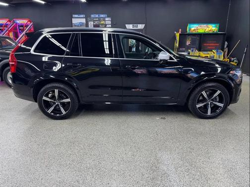 2019 Volvo XC90 T6 R-Design
