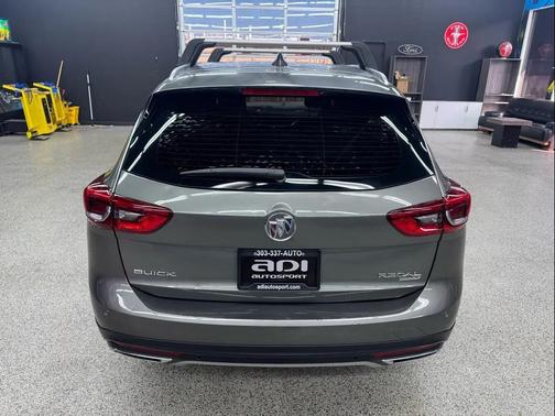 2018 Buick Regal TourX Essence