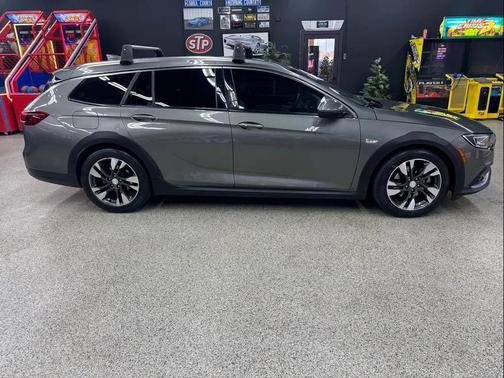 2018 Buick Regal TourX Essence