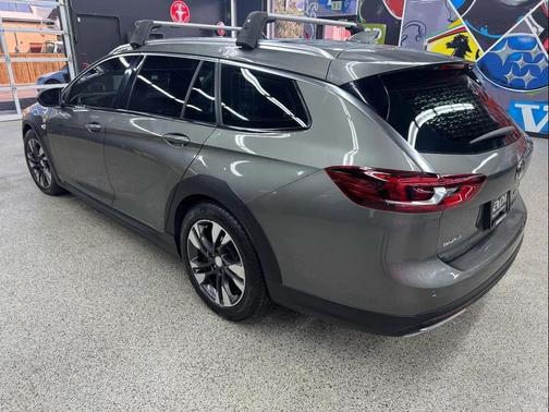 2018 Buick Regal TourX Essence