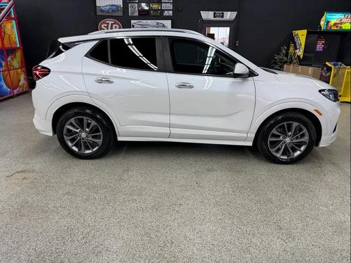 White Frost Tricoat 2020 Buick Encore GX Select