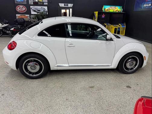 Candy White 2013 Volkswagen Beetle 2.5L