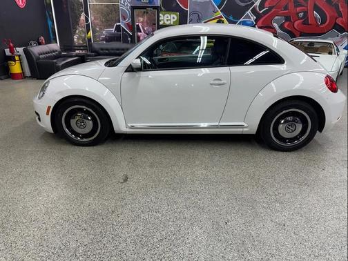 Candy White 2013 Volkswagen Beetle 2.5L