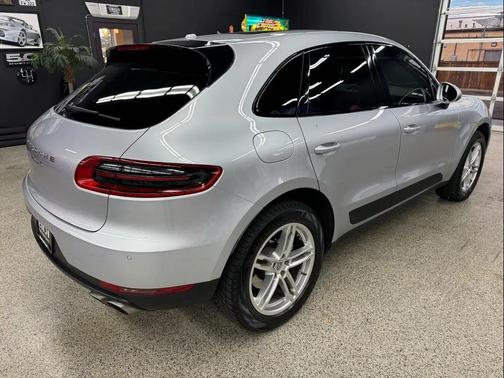 2016 Porsche Macan S