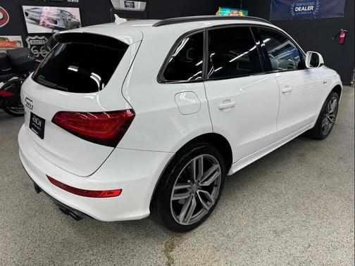 White 2016 Audi SQ5 3.0T Premium Plus