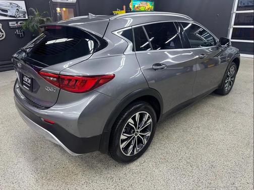 2018 INFINITI QX30 Premium