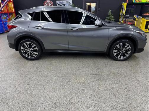 2018 INFINITI QX30 Premium
