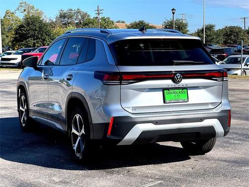 2025 Volkswagen Tiguan 2.0T SE