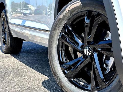 2026 Volkswagen Atlas Cross Sport 2.0T SEL