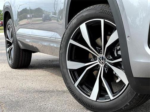 2025 Volkswagen Atlas 2.0T SEL Premium R-Line 4MOTION