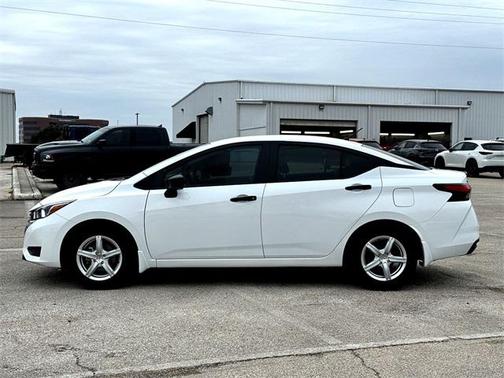 2024 Nissan Versa 1.6 S