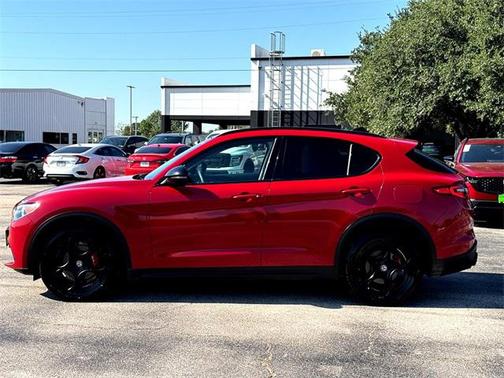 2018 Alfa Romeo Stelvio Sport