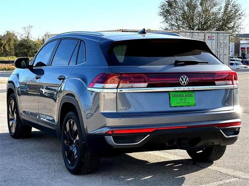 2025 Volkswagen Atlas Cross Sport 2.0T SE w/Technology