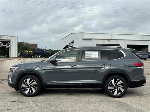 2025 Volkswagen Atlas 2.0T SEL