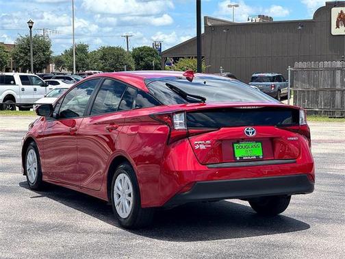 2022 Toyota Prius LE