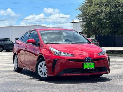 2022 Toyota Prius LE